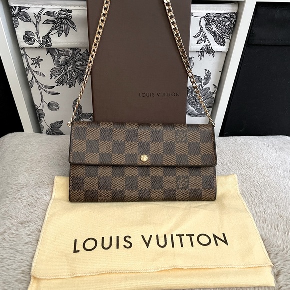 Louis Vuitton Handbags - EUC Louis Vuitton Damier Ebene Sarah Wallet - Full Inclusion!